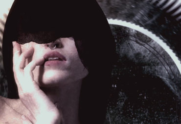 MirrorMaze – Worn and Torn